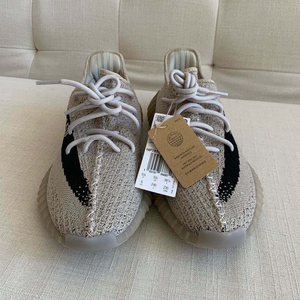 Yeezy slate brand new, size 6 men (6.5-7 female)